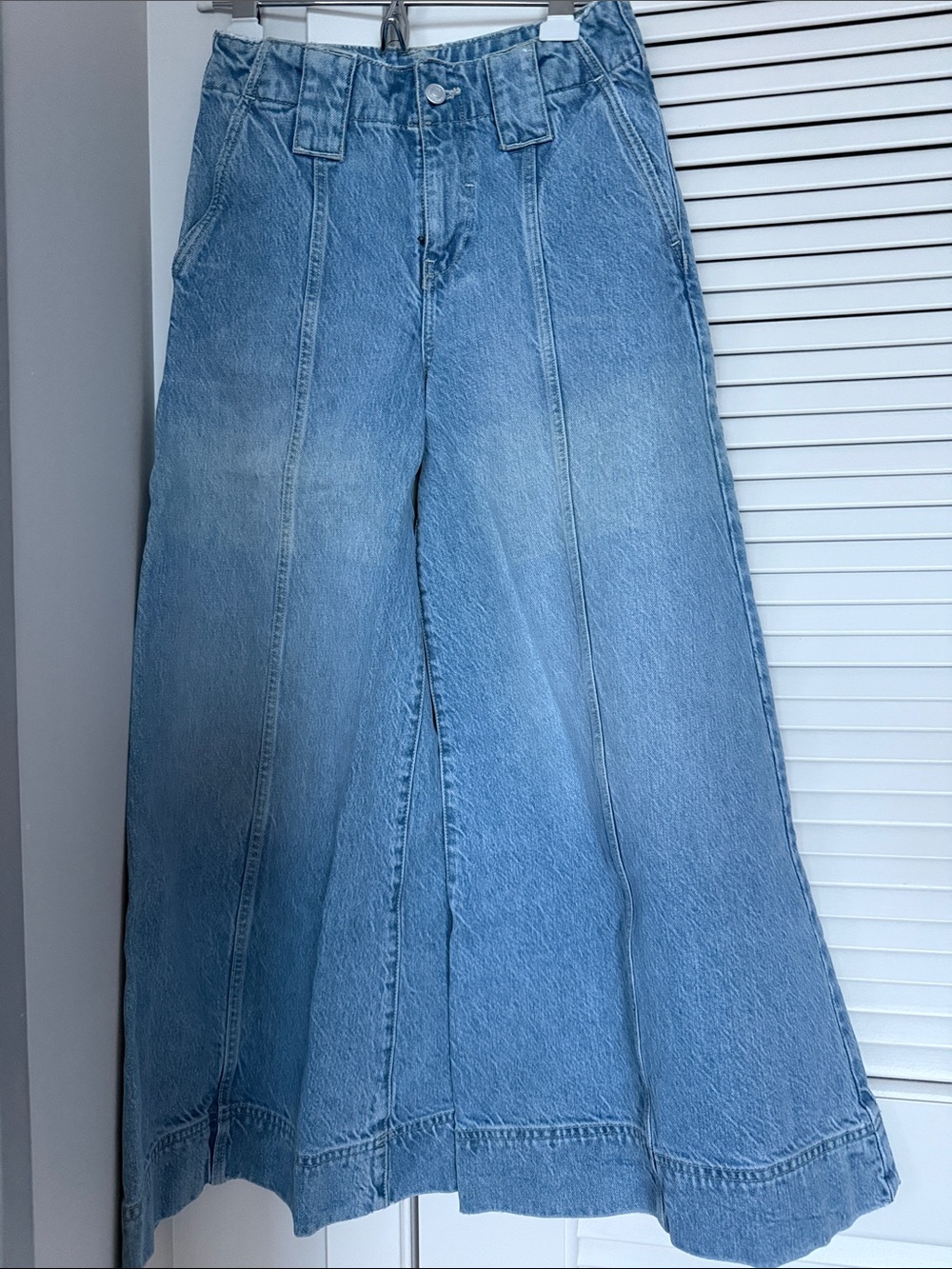 We The Free Sheer Luck Cropped Wide Leg Jeans! Size 24!